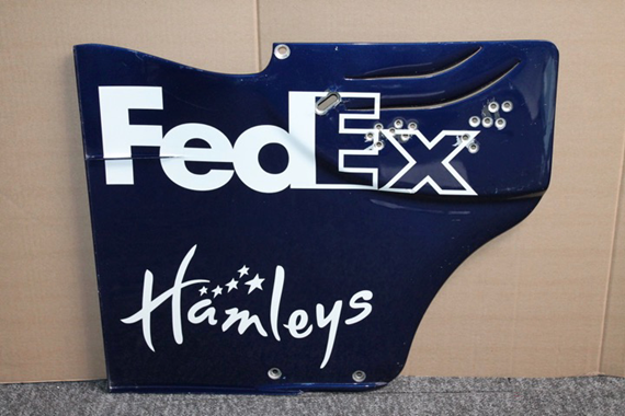 REAR WING END PLATE
